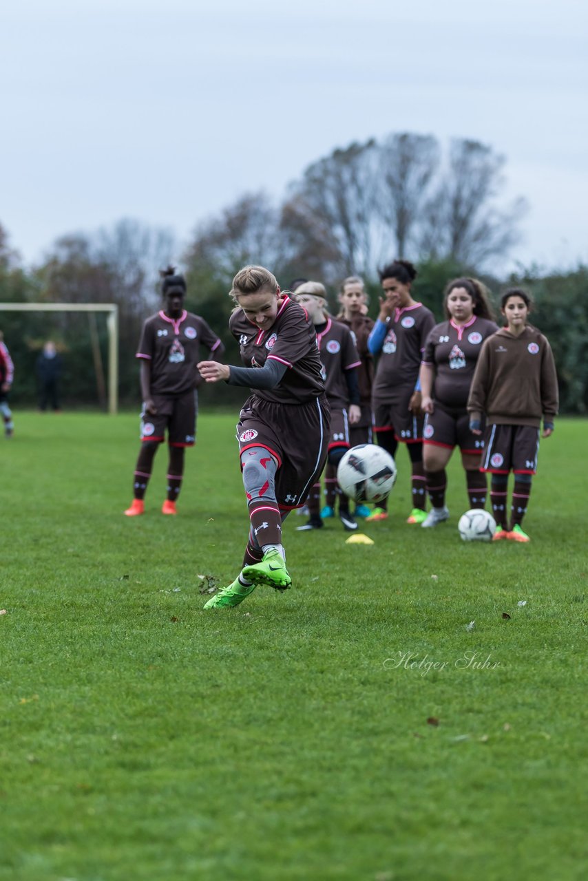 Bild 72 - C-Juniorinnen Halstenbek-Rellingen - St.Pauli : Ergebnis: 0:5